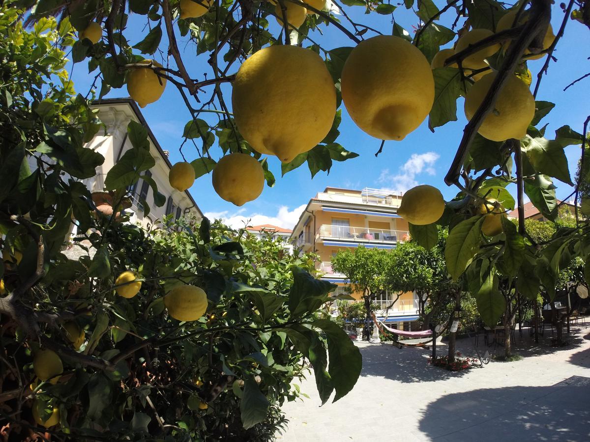 Hotel Villa Delibera Varazze Exterior photo
